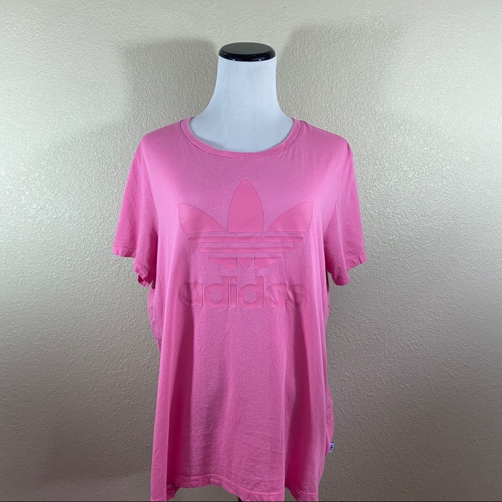 Adidas Originals Women’s boyfriend-fit tee!